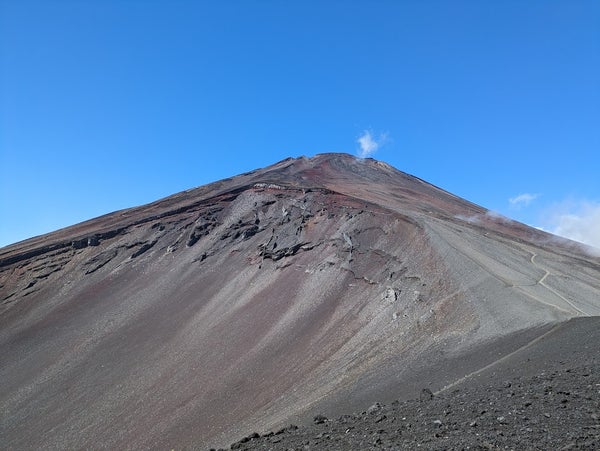 絶景の宝永火口と大砂走りトレッキングバスツアー
〜富士山宝永山〜1